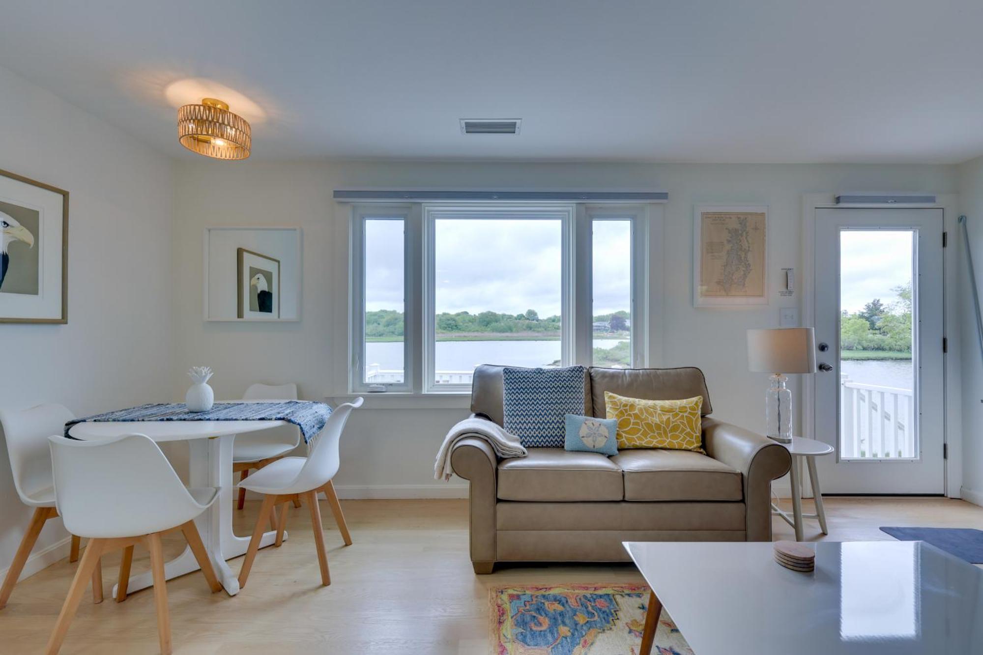 Cozy Narragansett Cottage With Dock And Outdoor Shower Exterior photo