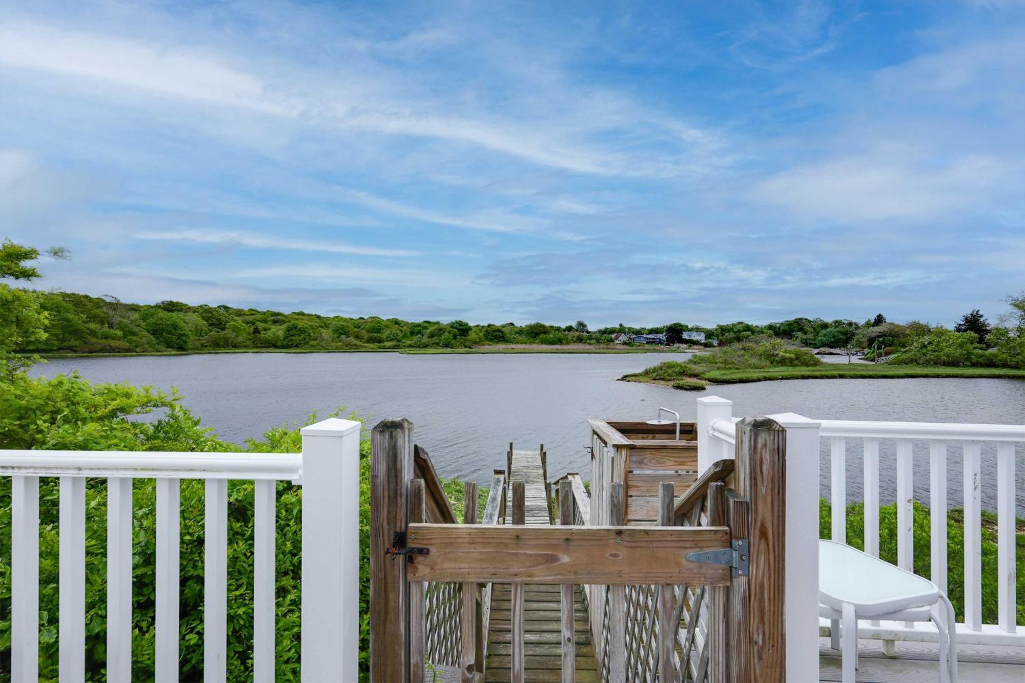 Cozy Narragansett Cottage With Dock And Outdoor Shower Exterior photo