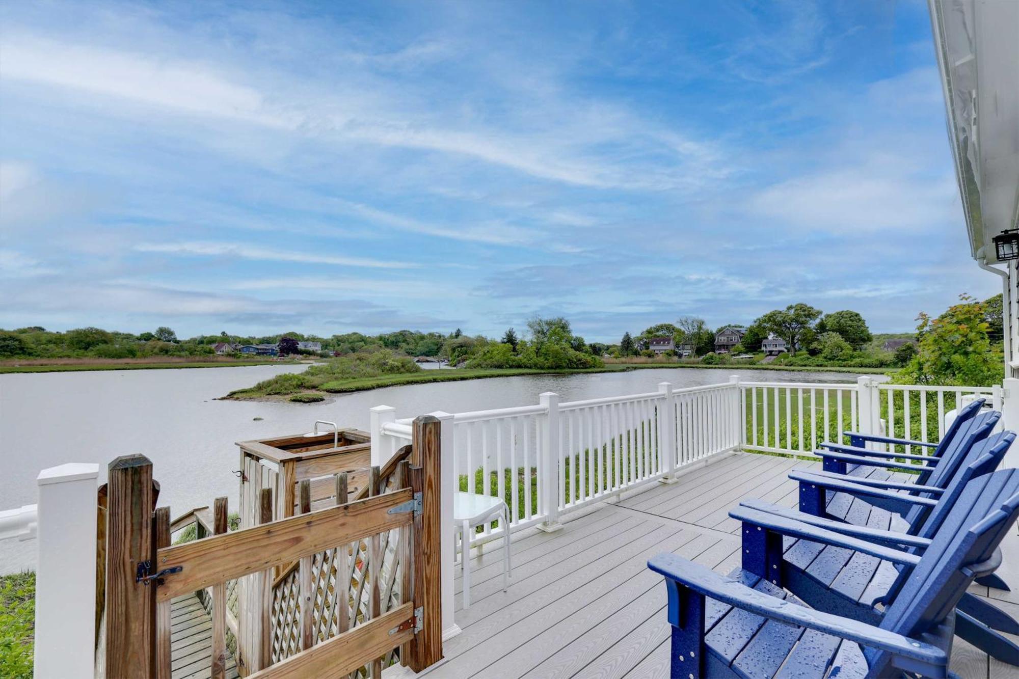 Cozy Narragansett Cottage With Dock And Outdoor Shower Exterior photo